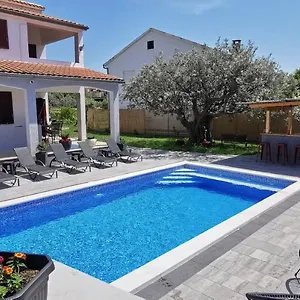 Sunrise Garden&sea View Apartment Peroj