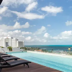 elegant-apartment-well-located-in-the-hotel-zone-of-cancun.quintano-roohotels.com/